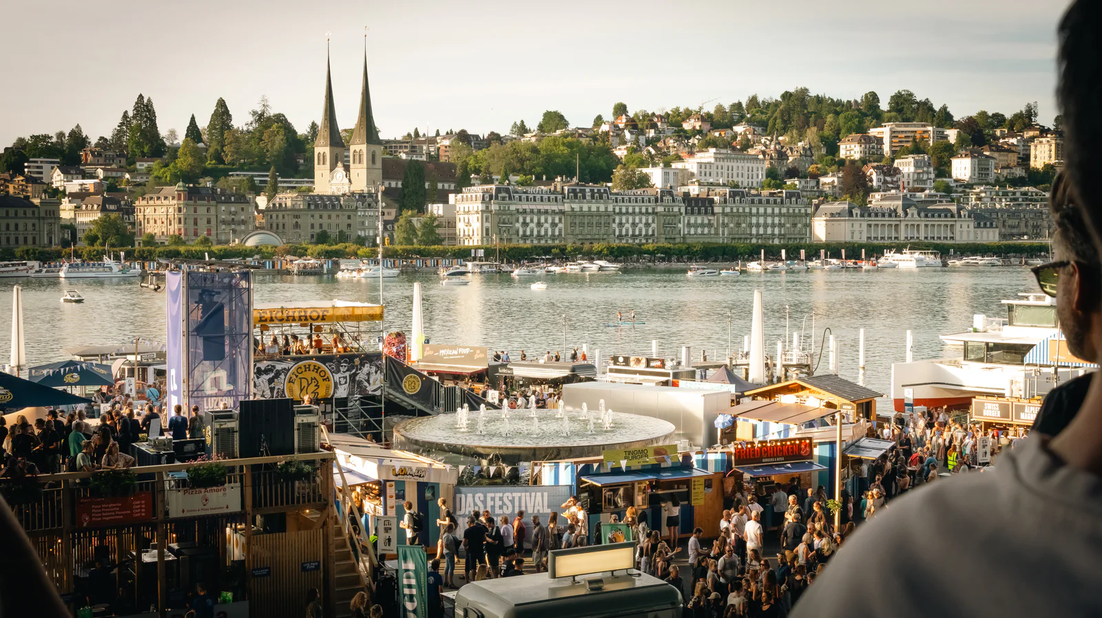 Lucerne et le festival vus d’en haut, au-dessus du lac